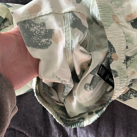 Men’s Legends mint camo shorts like new - Picture 6 of 8